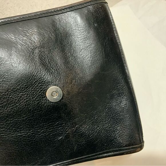 Vintage BRIGHTON  Black Croc Embossed Leather Bucket Flap Crossbody Bag - Picture 11 of 16